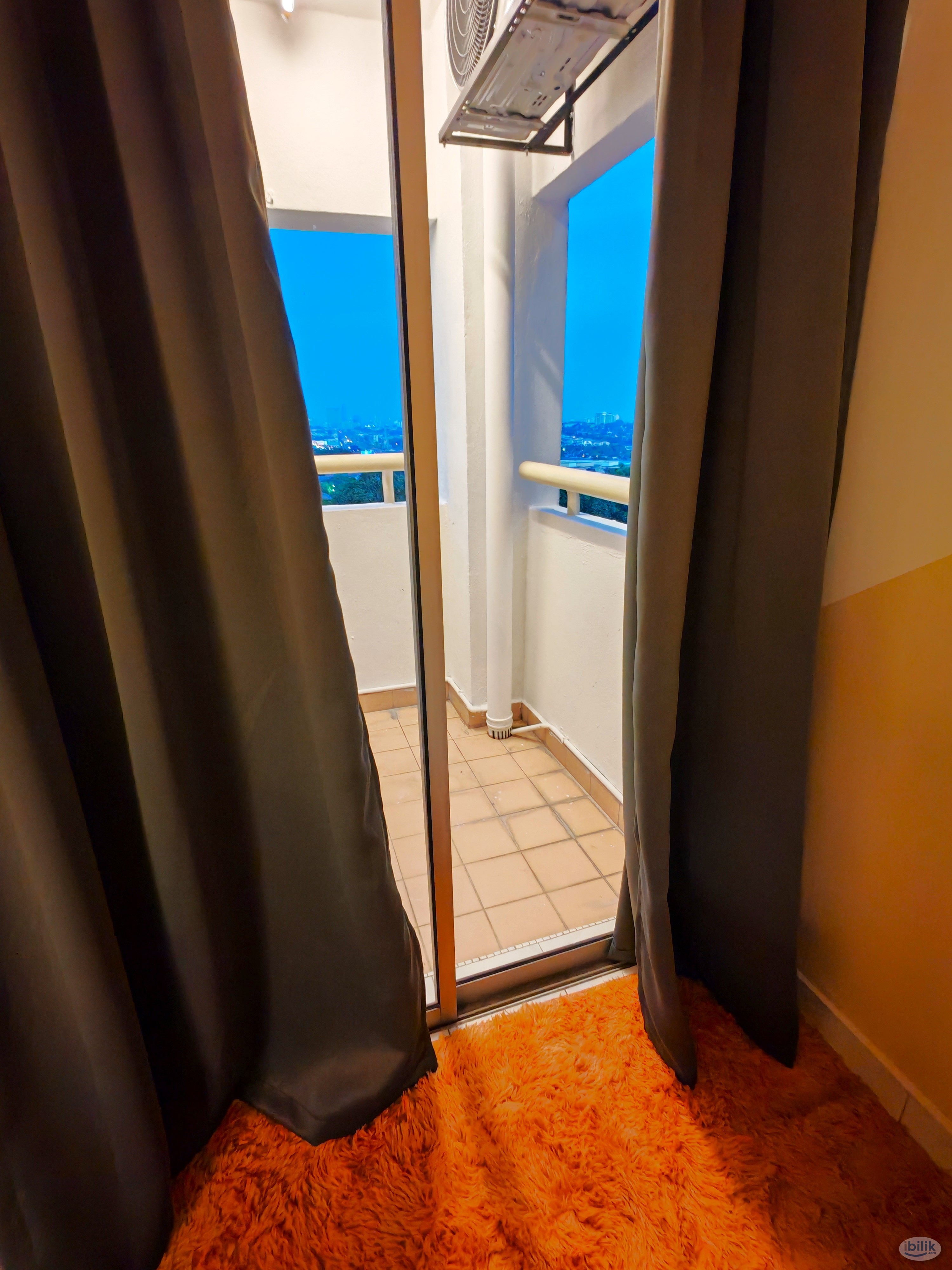 Newly Balcony Middle Room with FREE💧⚡📶 & Dryer in Casa Tiara~  Super Comfortable although with cheap prices. 7min walk t - Image 5