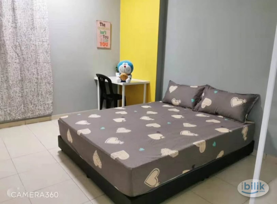 Comfy Middle Room at Casa Subang, UEP Subang Jaya - Image 1