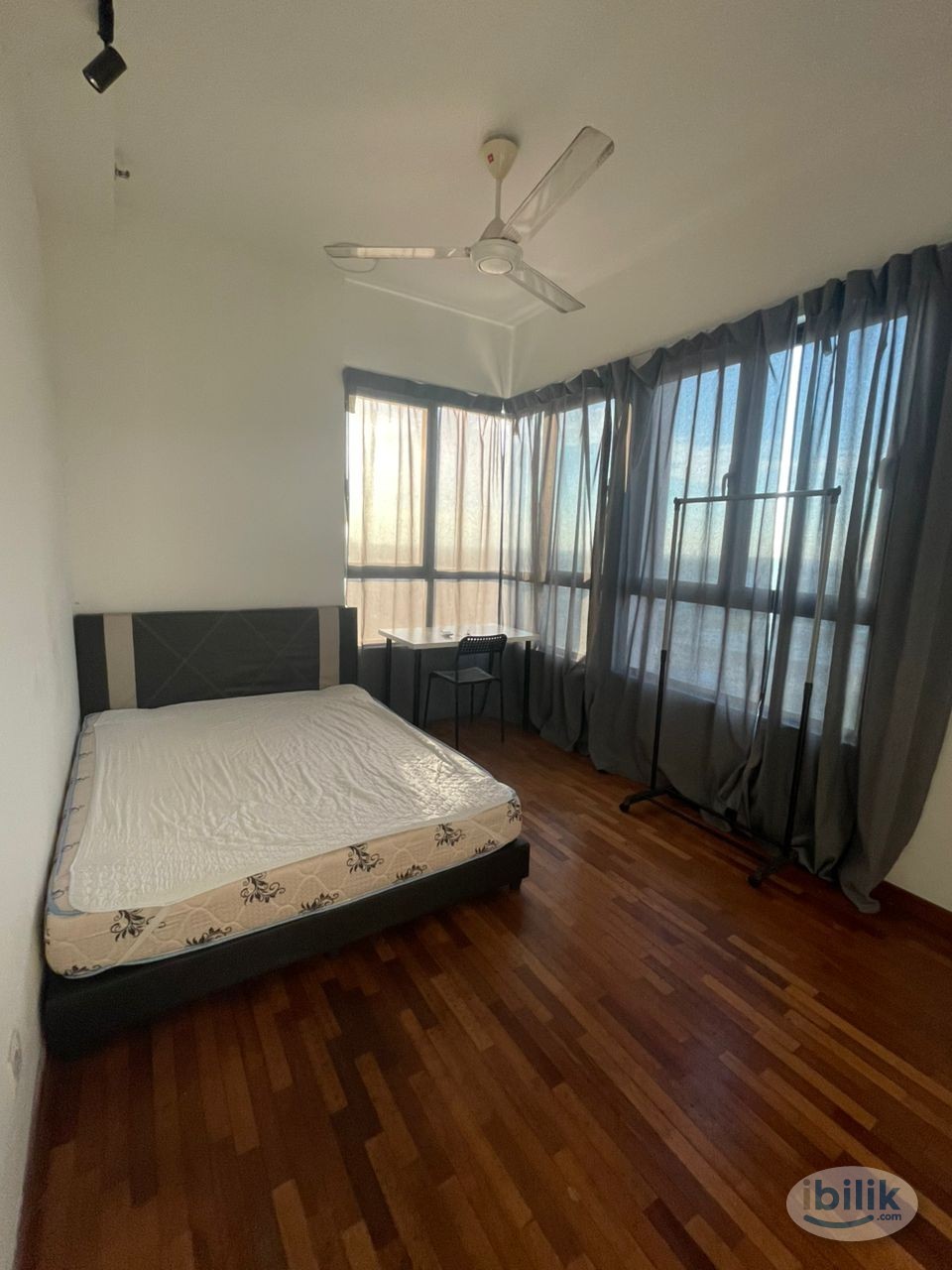 5 mins walk to I-City Mall |  Master Room with attached bathroom - Image 2