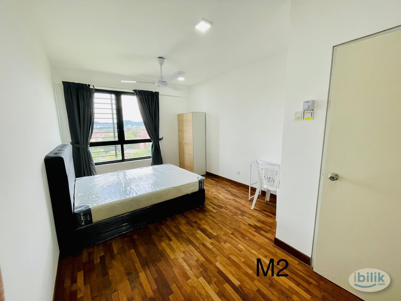 5 mins walk to I-City Mall |  Master Room with attached bathroom - Image 3