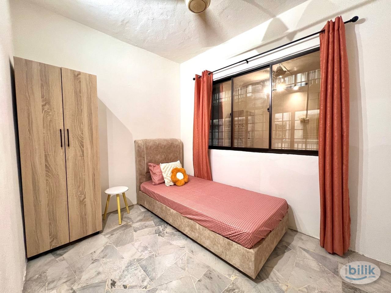 Female unit for rent,fully furniture,Near MRT Taman Naga Emas - Image 1