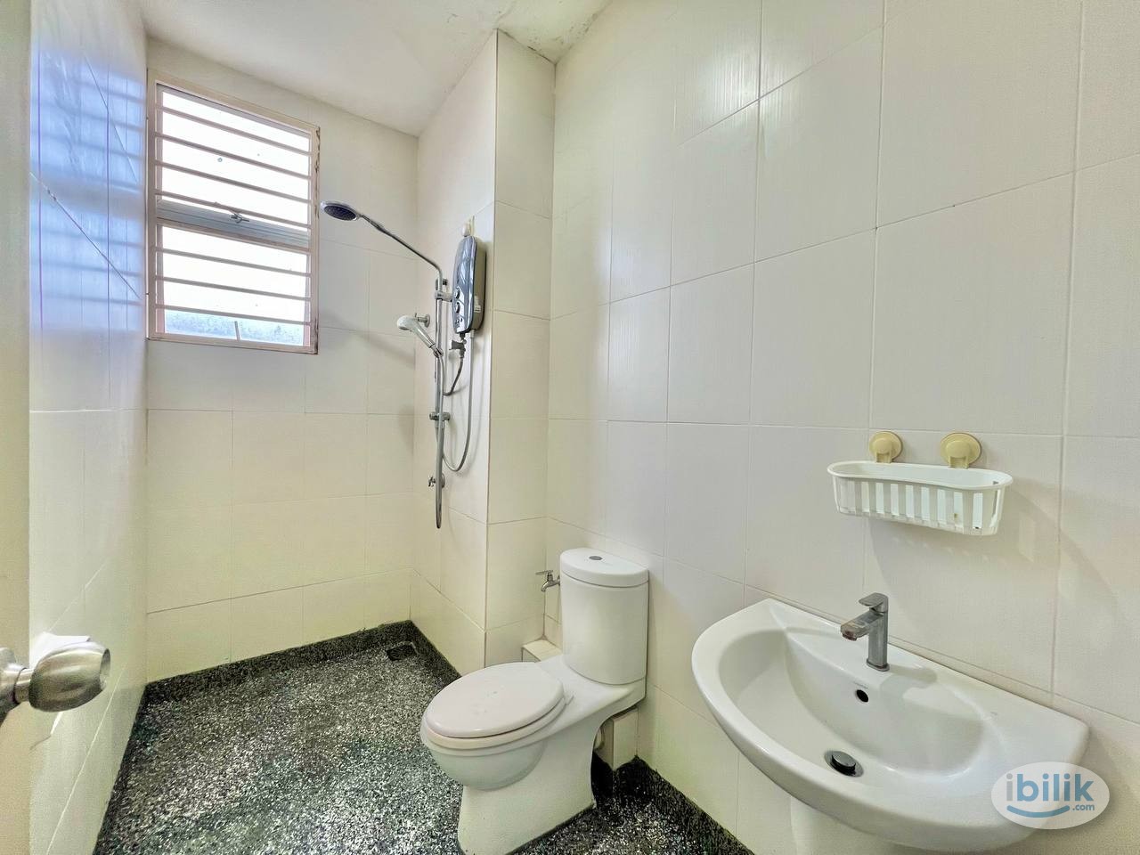 Female Single Room fully furniture for rent,near jalan saujana indah - Image 2