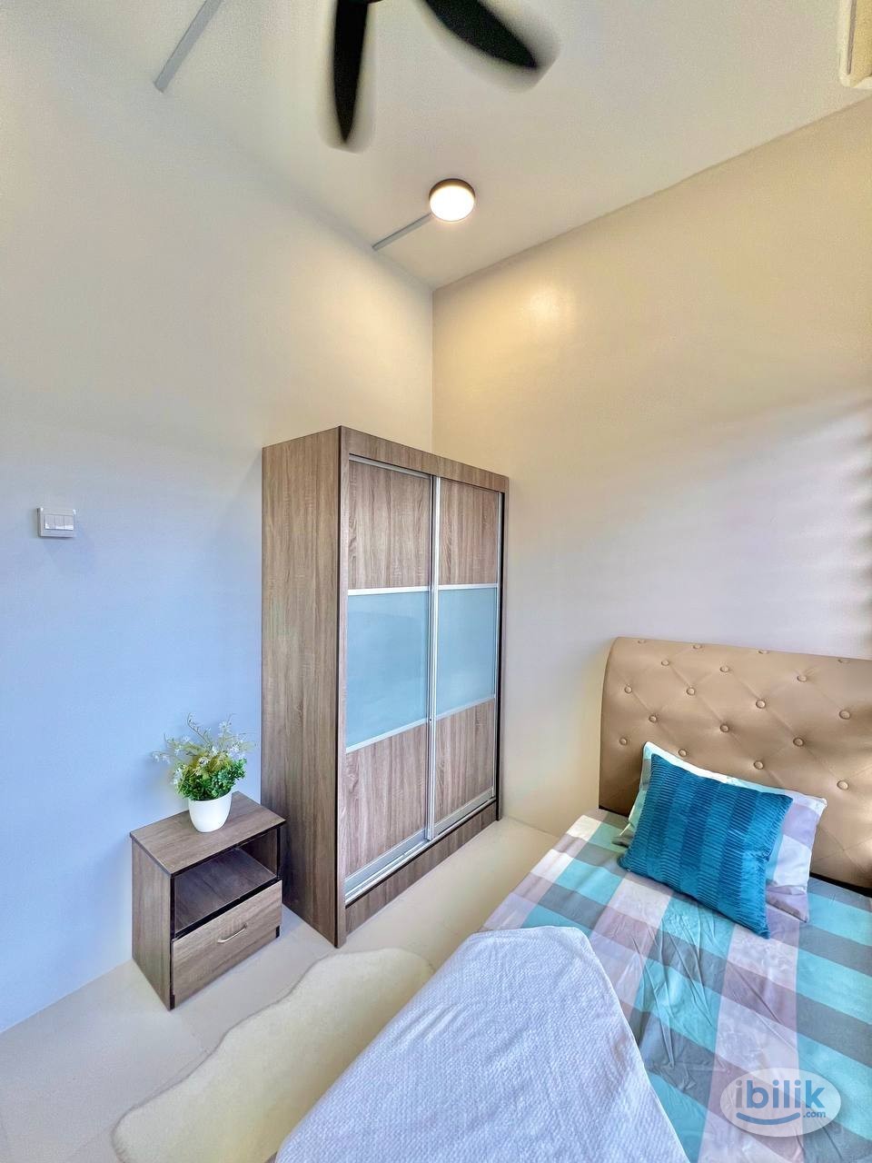 Female single room fully furniture for rent,near jalan saujana indah - Image 1