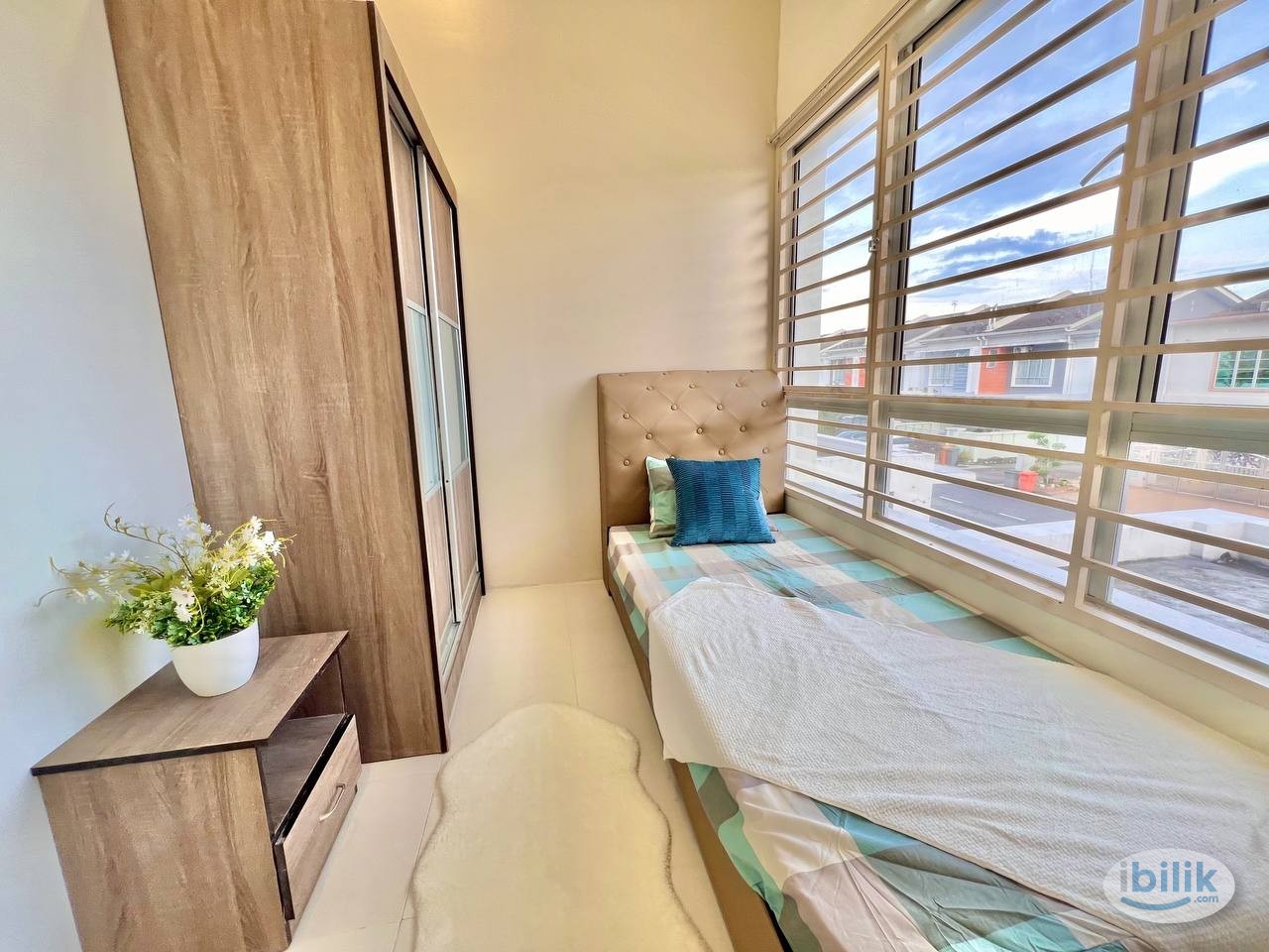 Female single room fully furniture for rent,near jalan saujana indah - Image 2