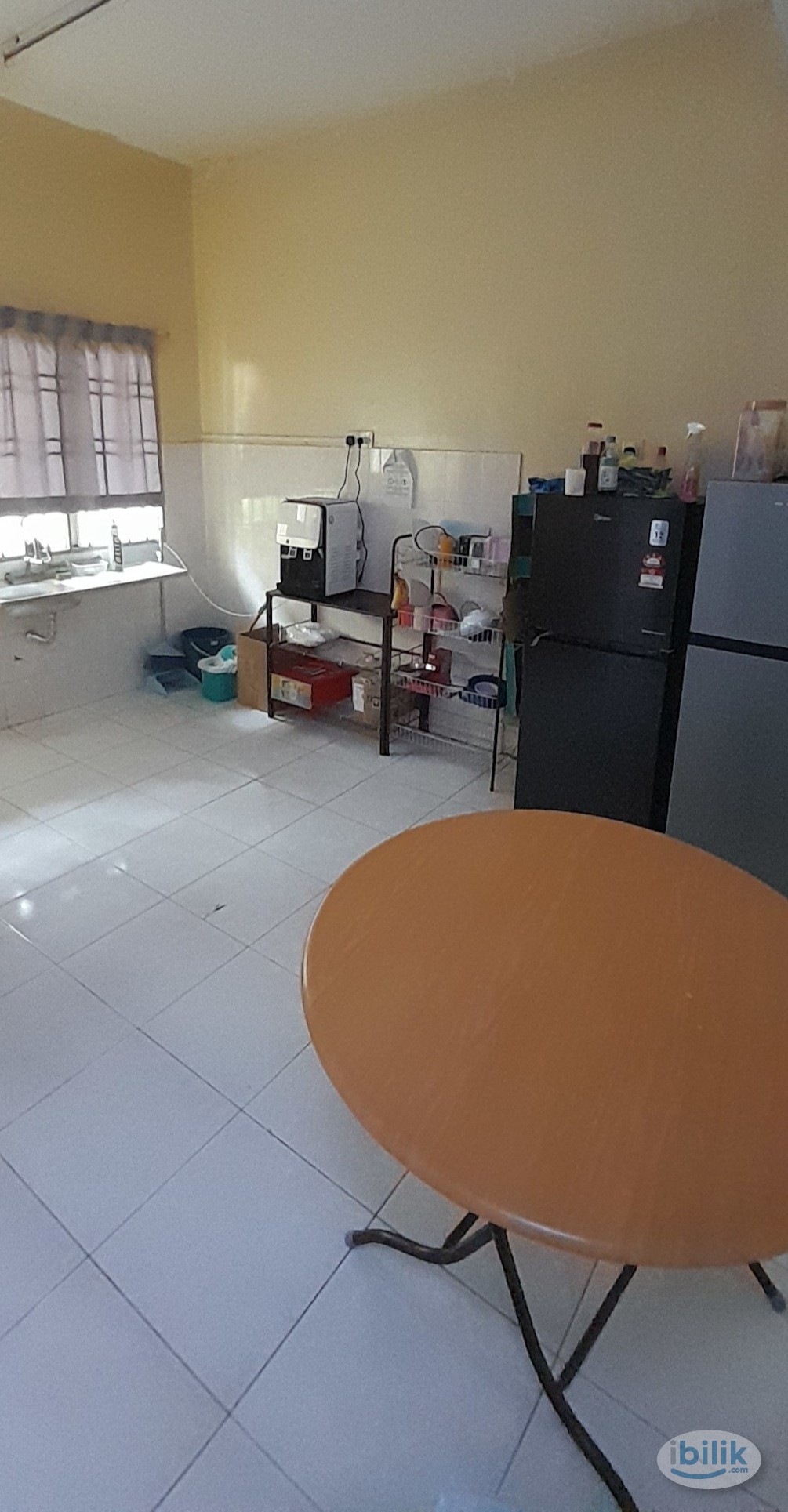 A private middle bed room. At 🌳@Kemuning Greenhills, Bukit Rimau. - Image 3