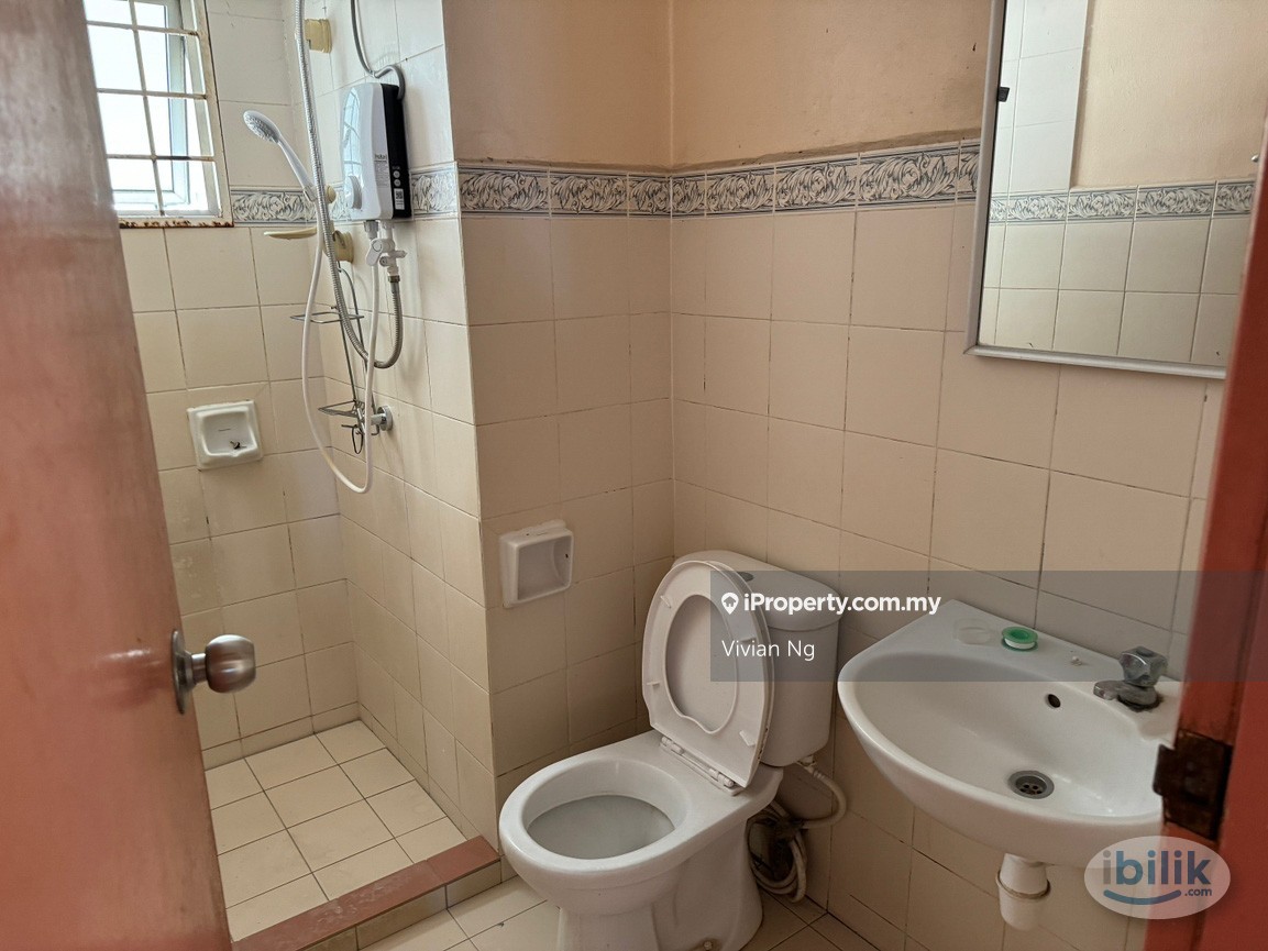 Middle Room at Menara Jaya, Petaling Jaya - Image 3