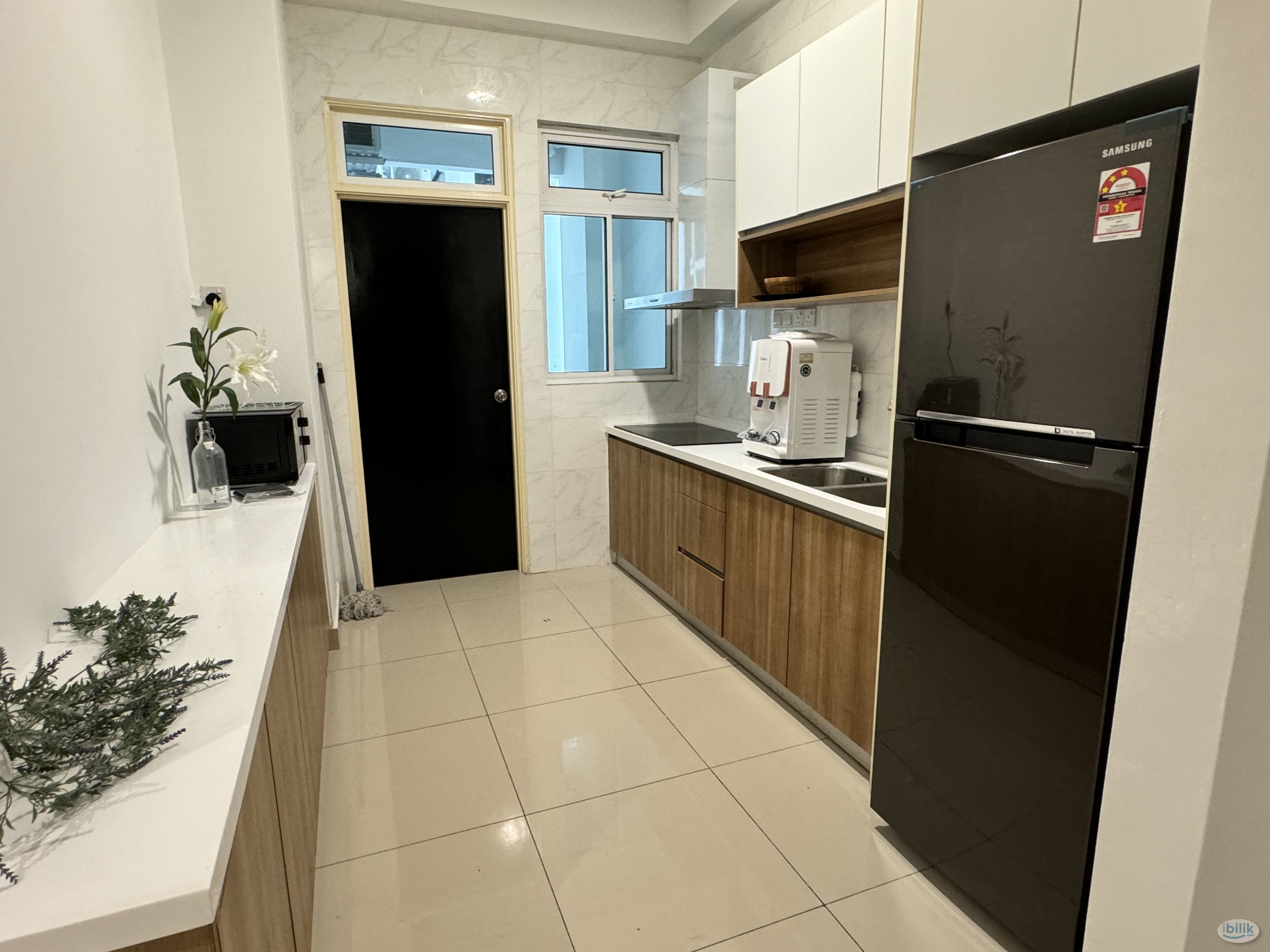 JB Twin Galaxy Single Bedroom For Rent - Image 3