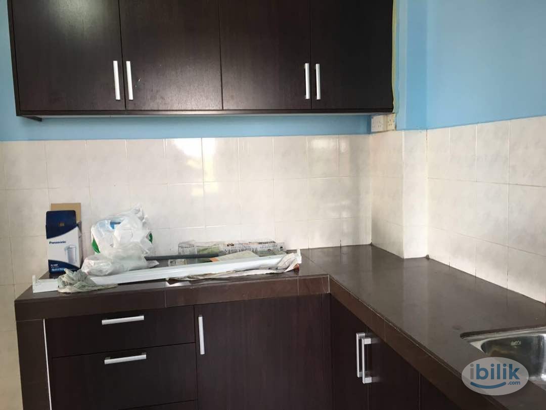 Middle Room at Green Acre Park, Bandar Sungai Long - Image 3