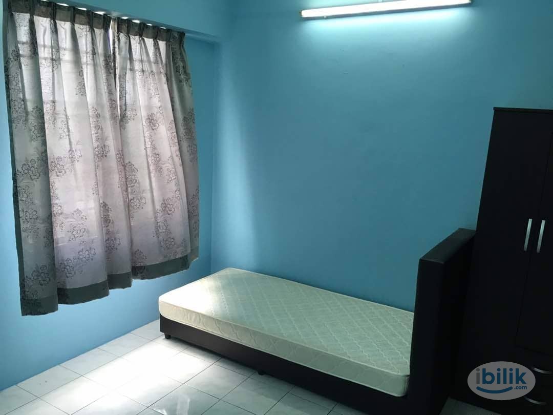 Middle Room at Green Acre Park, Bandar Sungai Long - Image 2