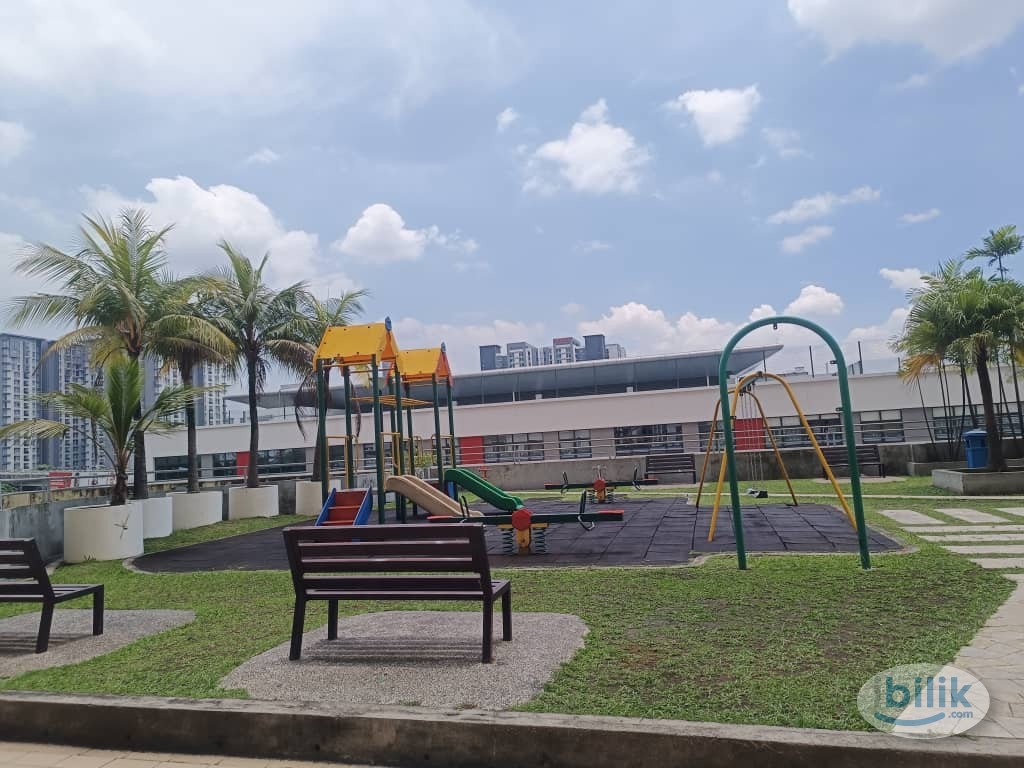 🔥Casa Subang, USJ 1, Subang, NEW CONDO Medium Room🔥Fully Furnish NEW 10” Mattress Aircond Wardrobe Table Chair - Image 5