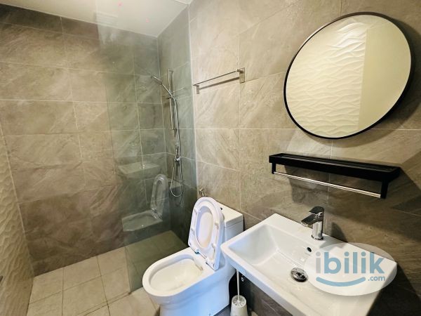Middle Room at Quinn Residence, Wangsa Maju - Image 4