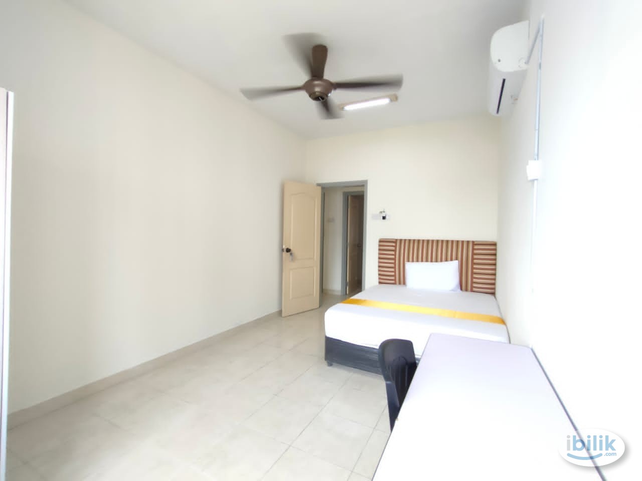 Male/female middle room at pelangi utama Condominium - Image 1