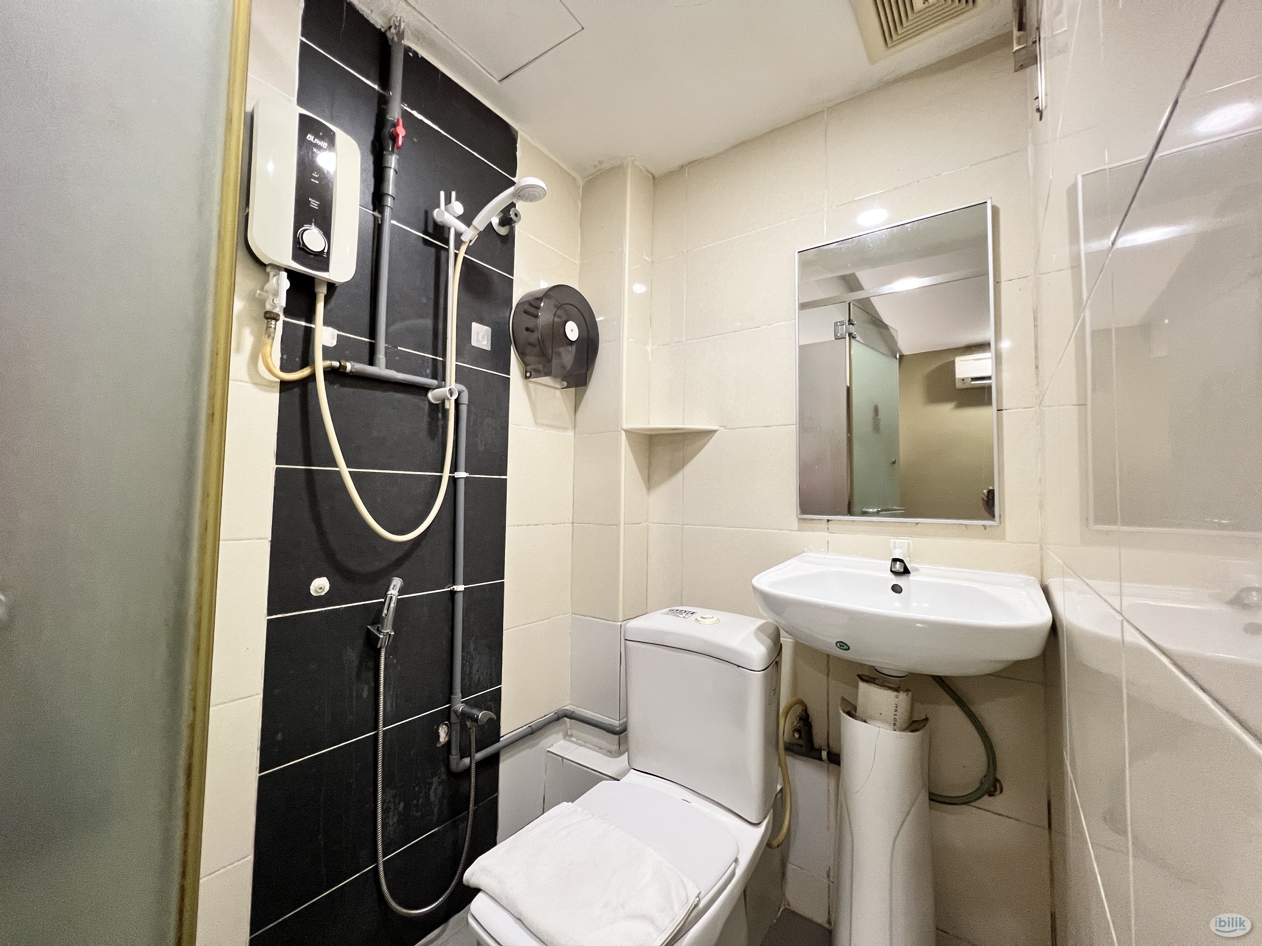 Working at Cheras Leisure Mall ❓ Only 5mins 🚗 drive from our Master Room attach Toilet - Image 2