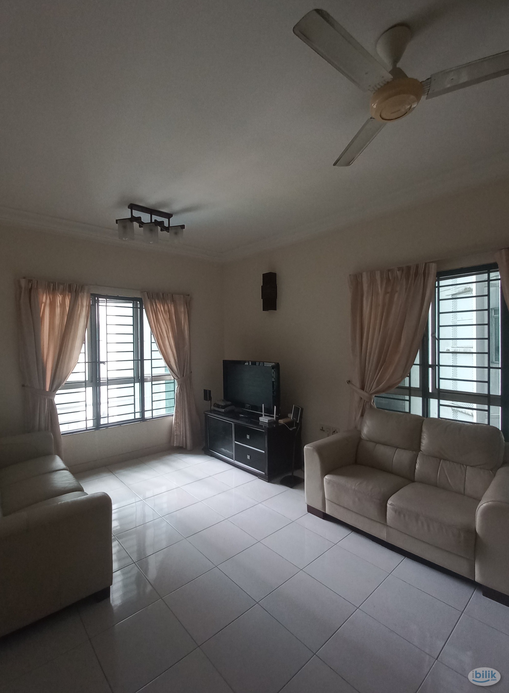 *NO PARTITION* ALL FEMALE Middle Room at Metropolitan Square, Damansara Perdana - Image 4