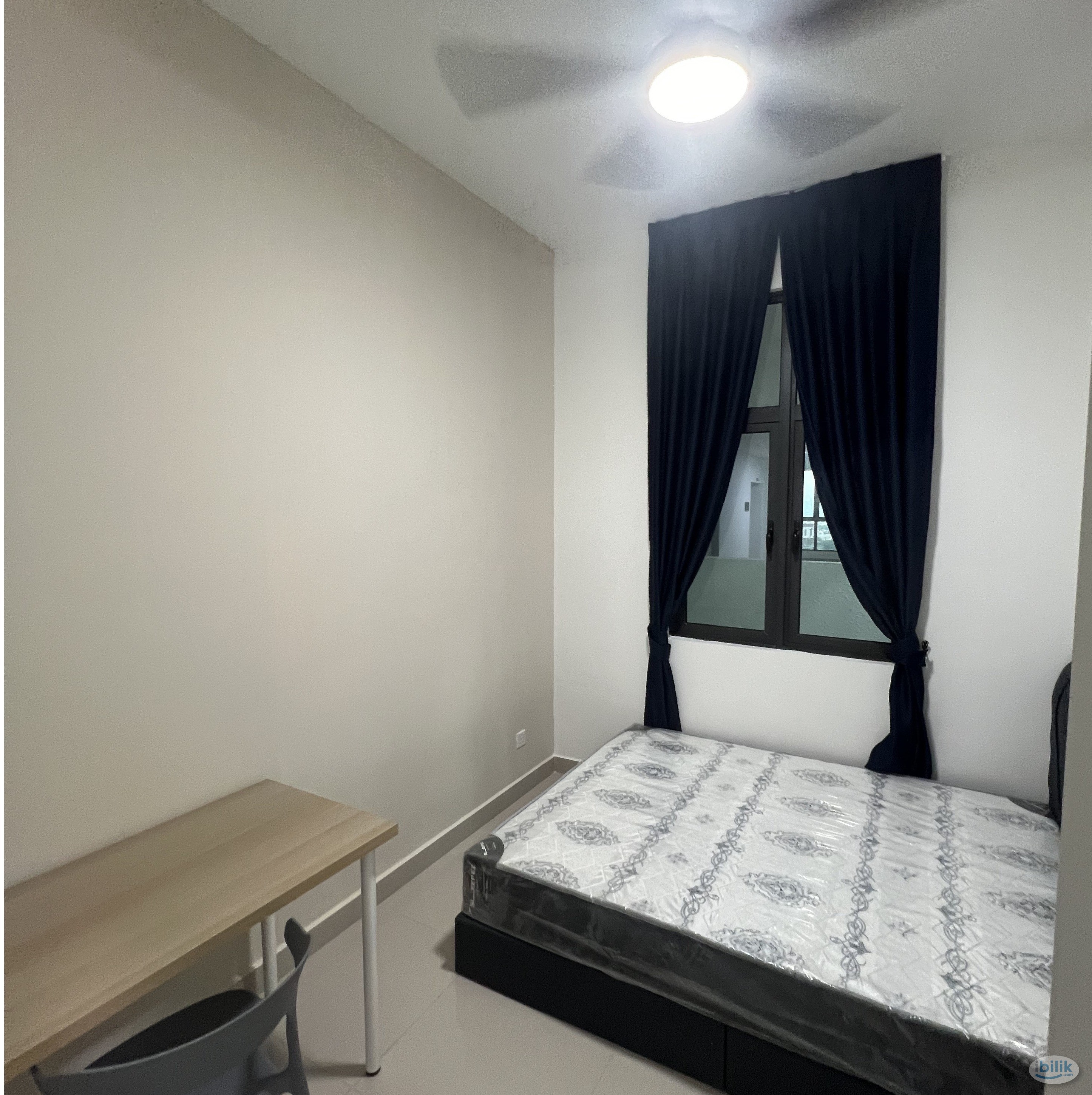 Cozy Middle Room For Rent in Verando Residence, Petaling Jaya - Image 1