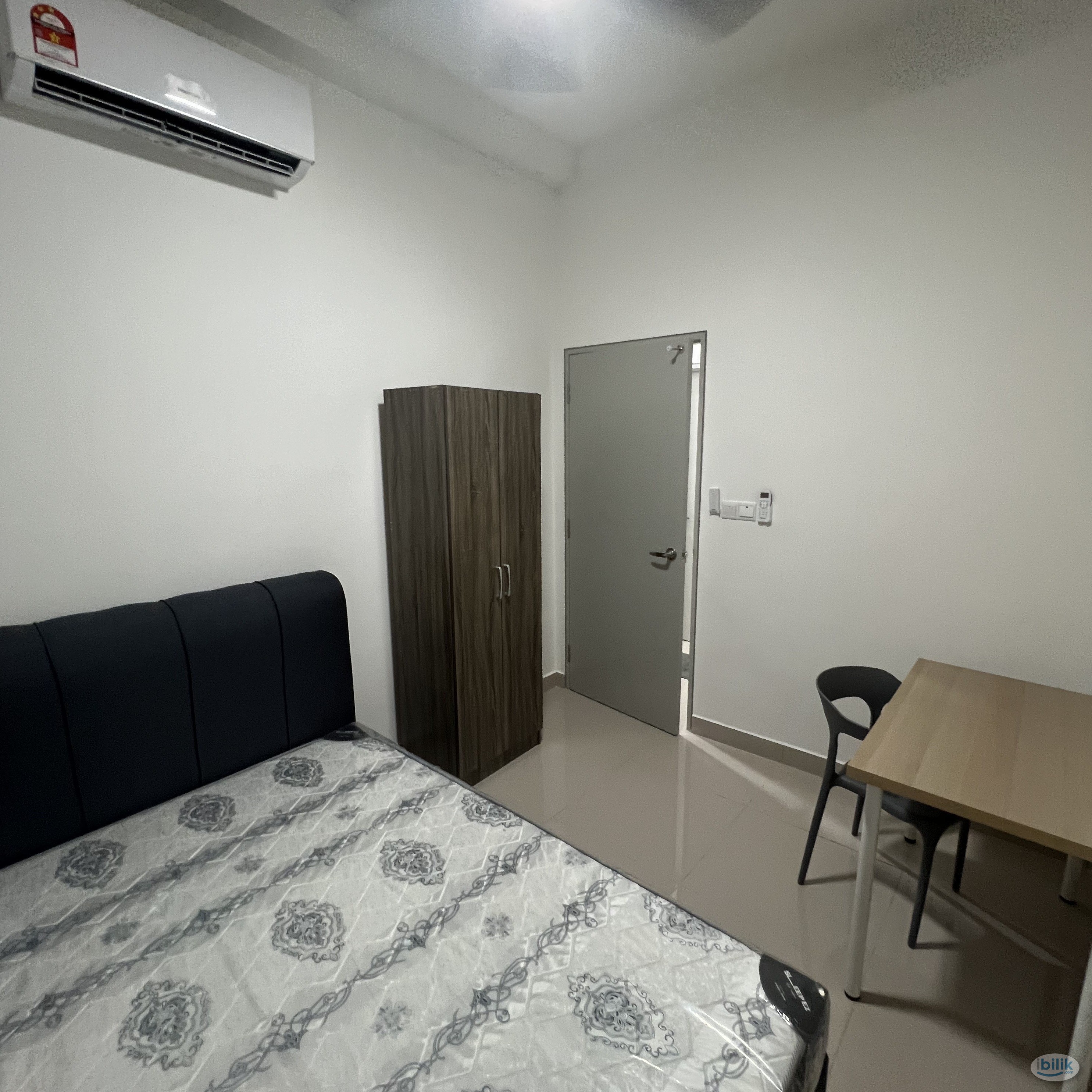 Cozy Middle Room For Rent in Verando Residence, Petaling Jaya - Image 2