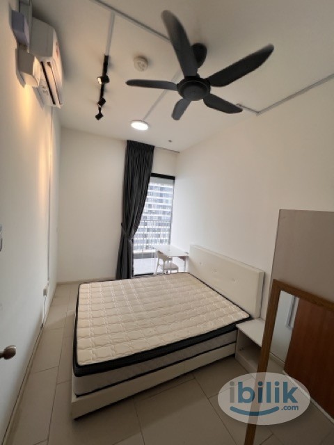 Cozy Middle Room For rent in Sqwhere Residence MRT Kampung Selamat - Image 1