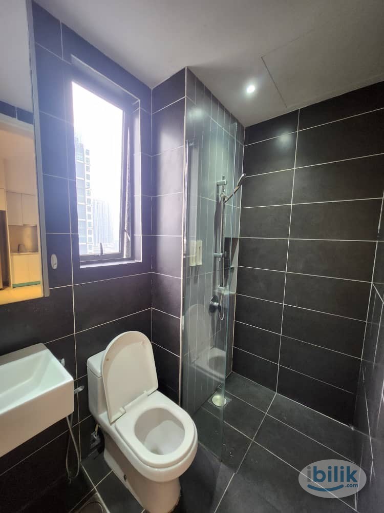 Master Room at The Petalz, Old Klang Road - Image 3