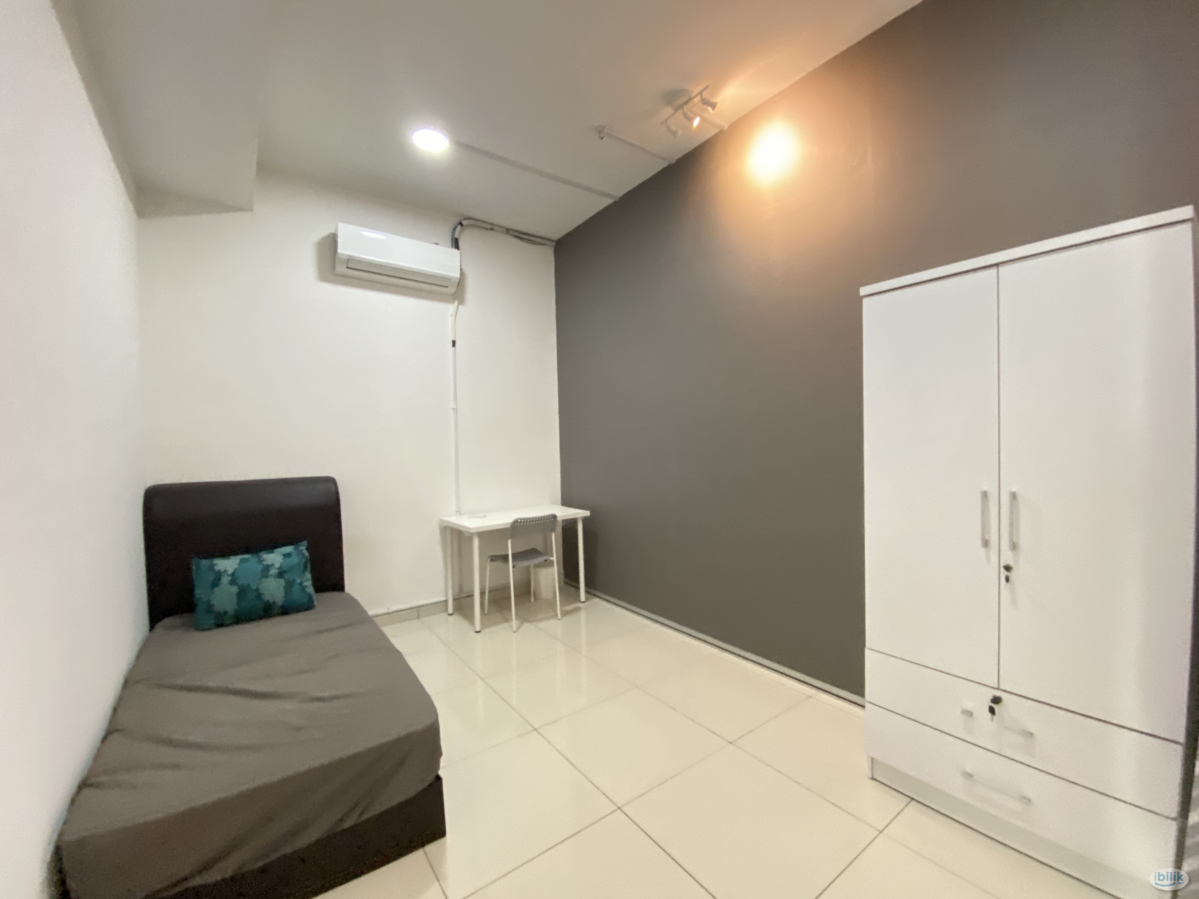 Premium Single Room at Bandar Sri Sendayan, Sendayan - Image 1