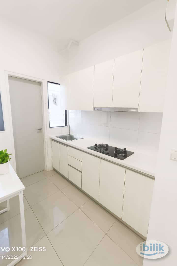 Newly Renovated Single Room for Rent -CORNER UNIT - Image 3