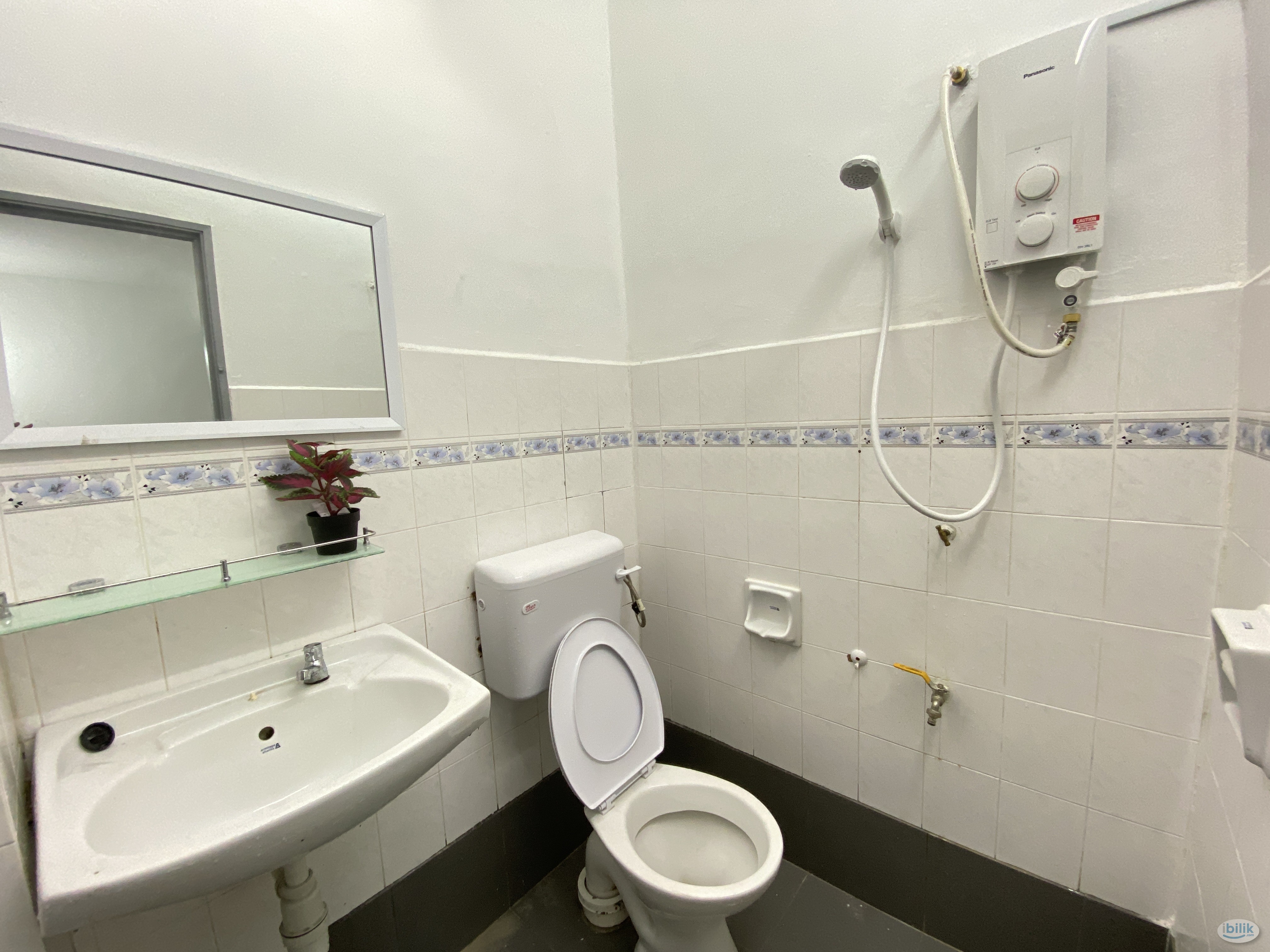 Fully Furnished Middle Room at Pusat Bandar Puchong, Puchong - Image 2