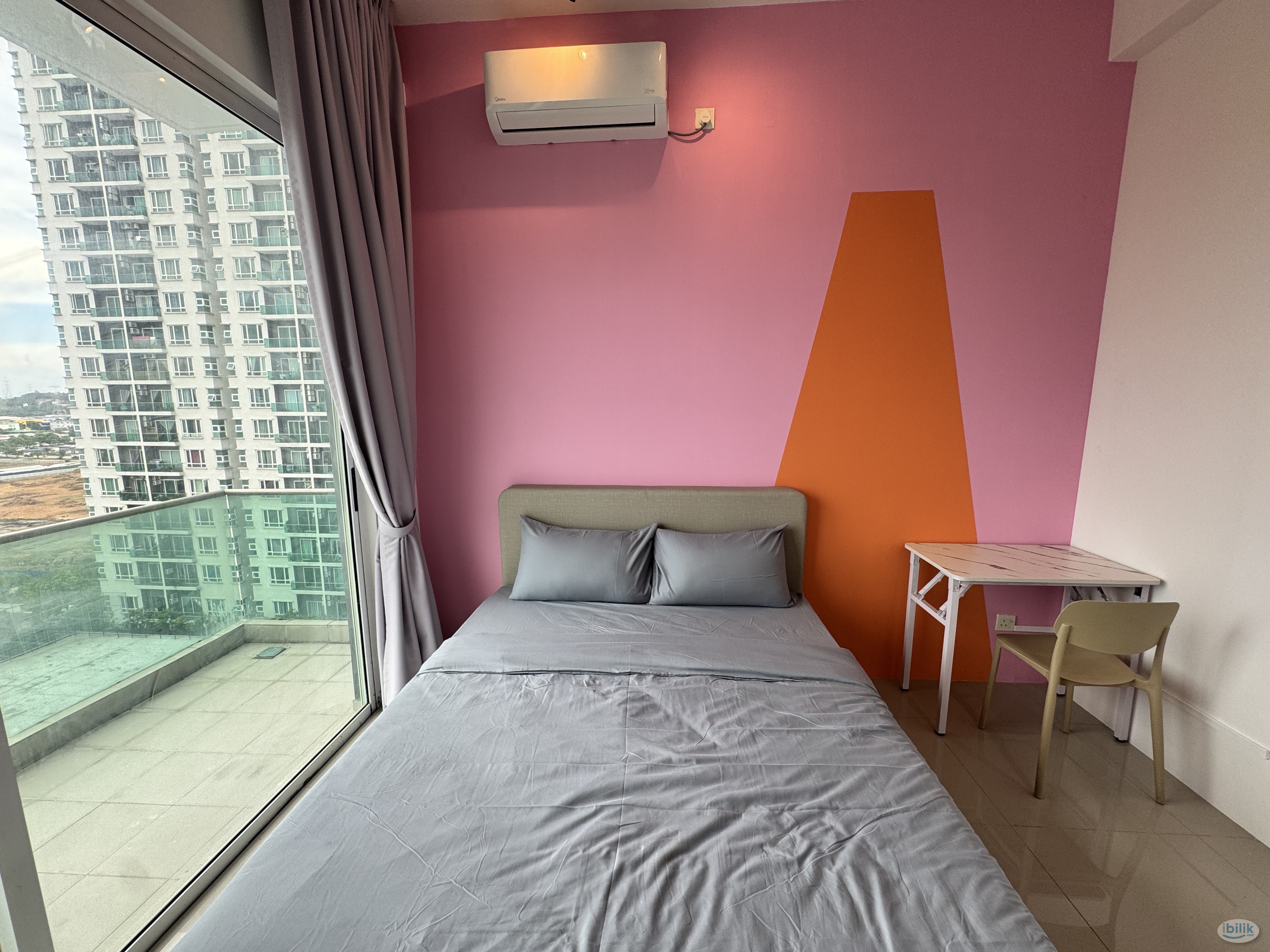 JB D'carlton Seaview @ Masai Balcony  Bedroom For Rent - Image 1