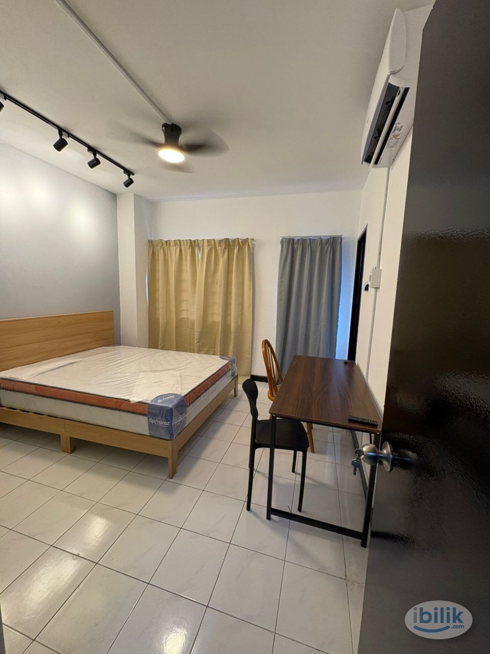 Master Room at D'Aman Crimson, Ara Damansara - Image 2