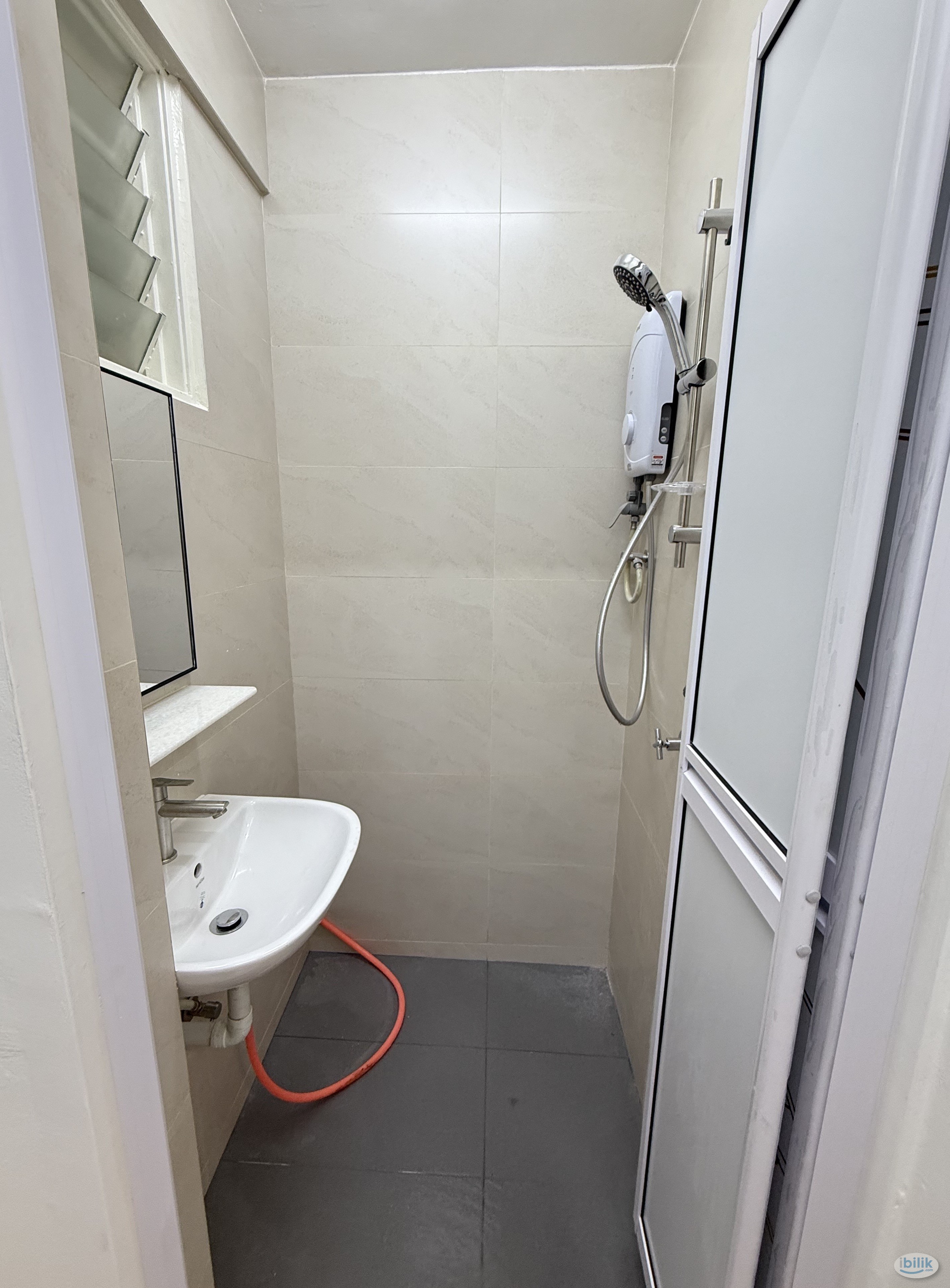 Single Room at Desa Pinang 2, Jelutong - Image 5