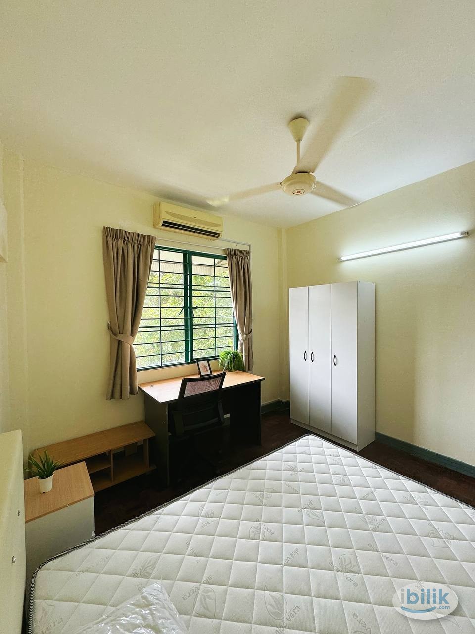 Master Room at SD Apartments, Bandar Sri Damansara - Image 3