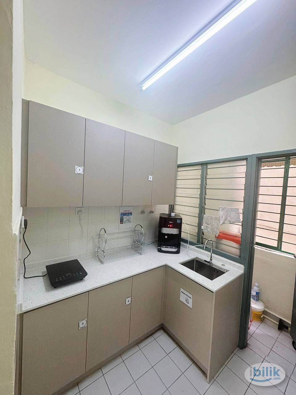 Master Room at SD Apartments, Bandar Sri Damansara - Image 5