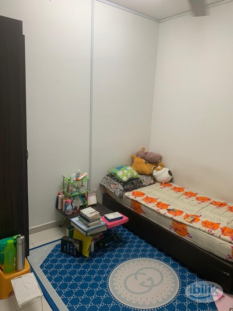 Air cond Middle Room at South City Plaza, Seri Kembangan,Free shuttle bus to UPM &APU, Walking distance to MRT serdang - Image 2