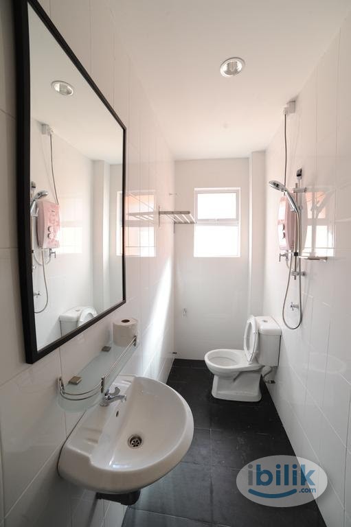 Single Room at Taman Puncak Jalil, Bandar Putra Permai - Image 3