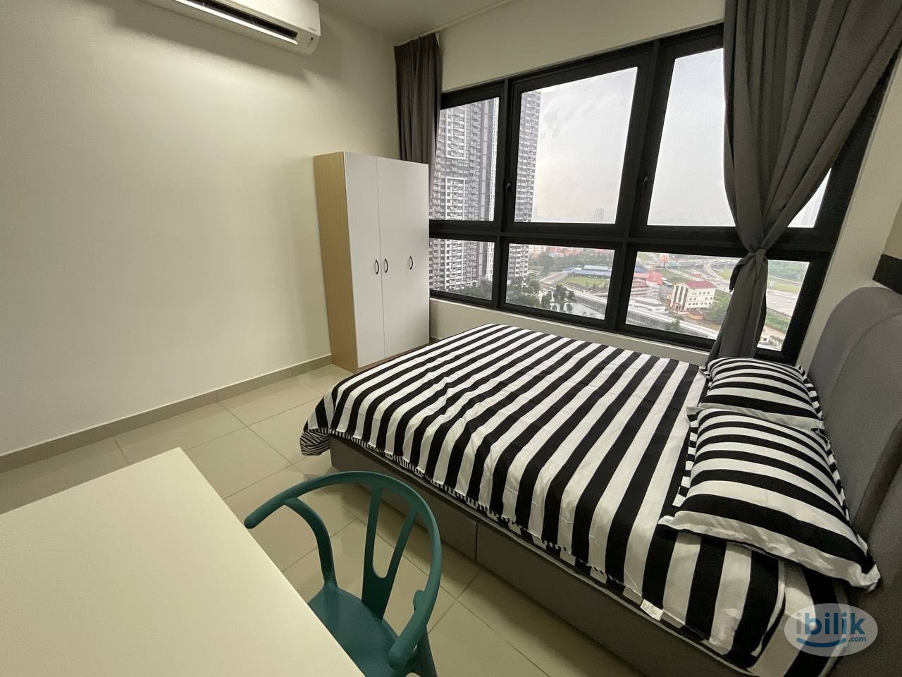 Middle Room at M Vertica KL City Residences, Cheras - Image 2