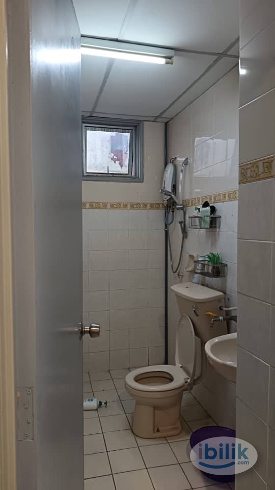 Middle Room at Garden Park, Bandar Sungai Long - Image 2