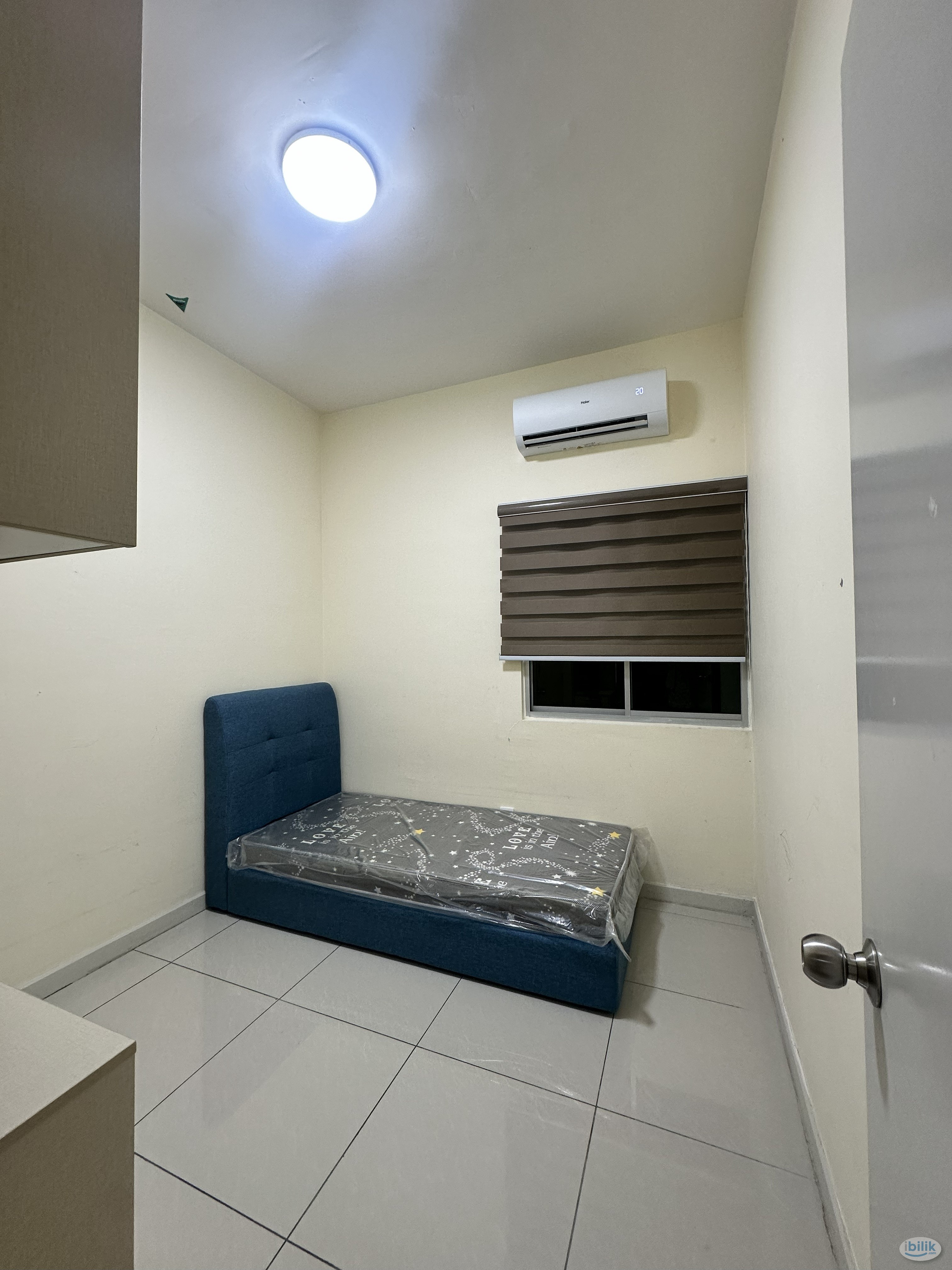 [Female Non-Sharing] Small Room at Savanna Executive Suites @ Southville City, Bangi - Image 1