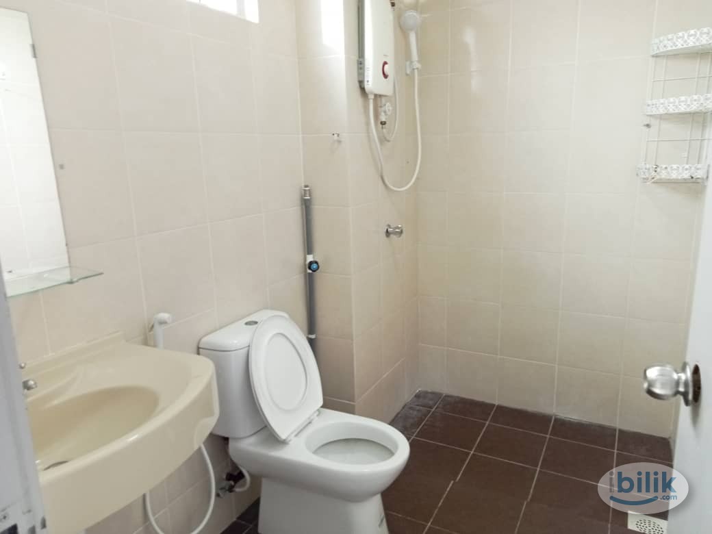 Master Room at Platinum Lake PV20, Setapak - Image 4