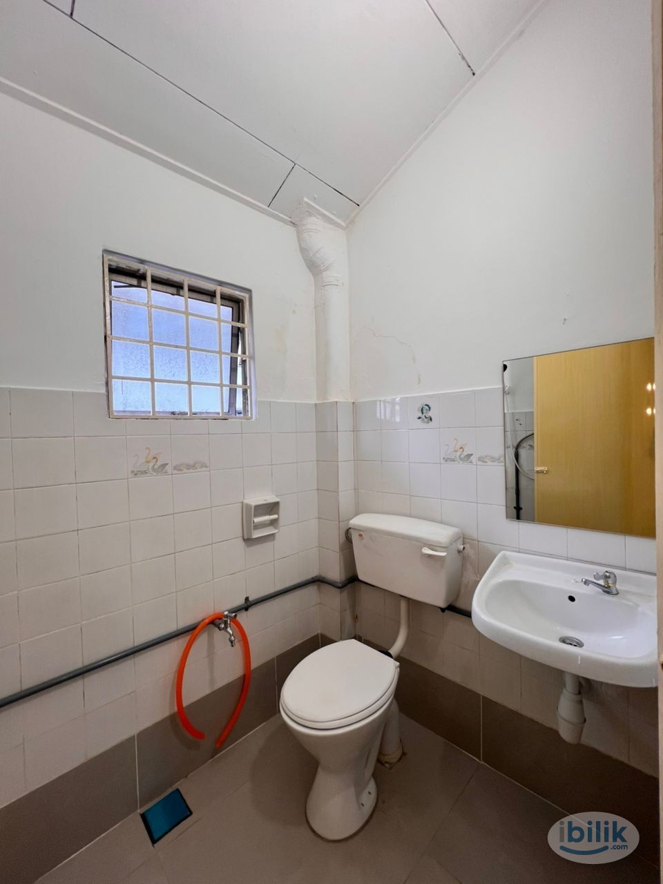 Good Year Court 1 Female Unit Middle Room - Right Infront LRT/ BRT USJ 7 - Image 3