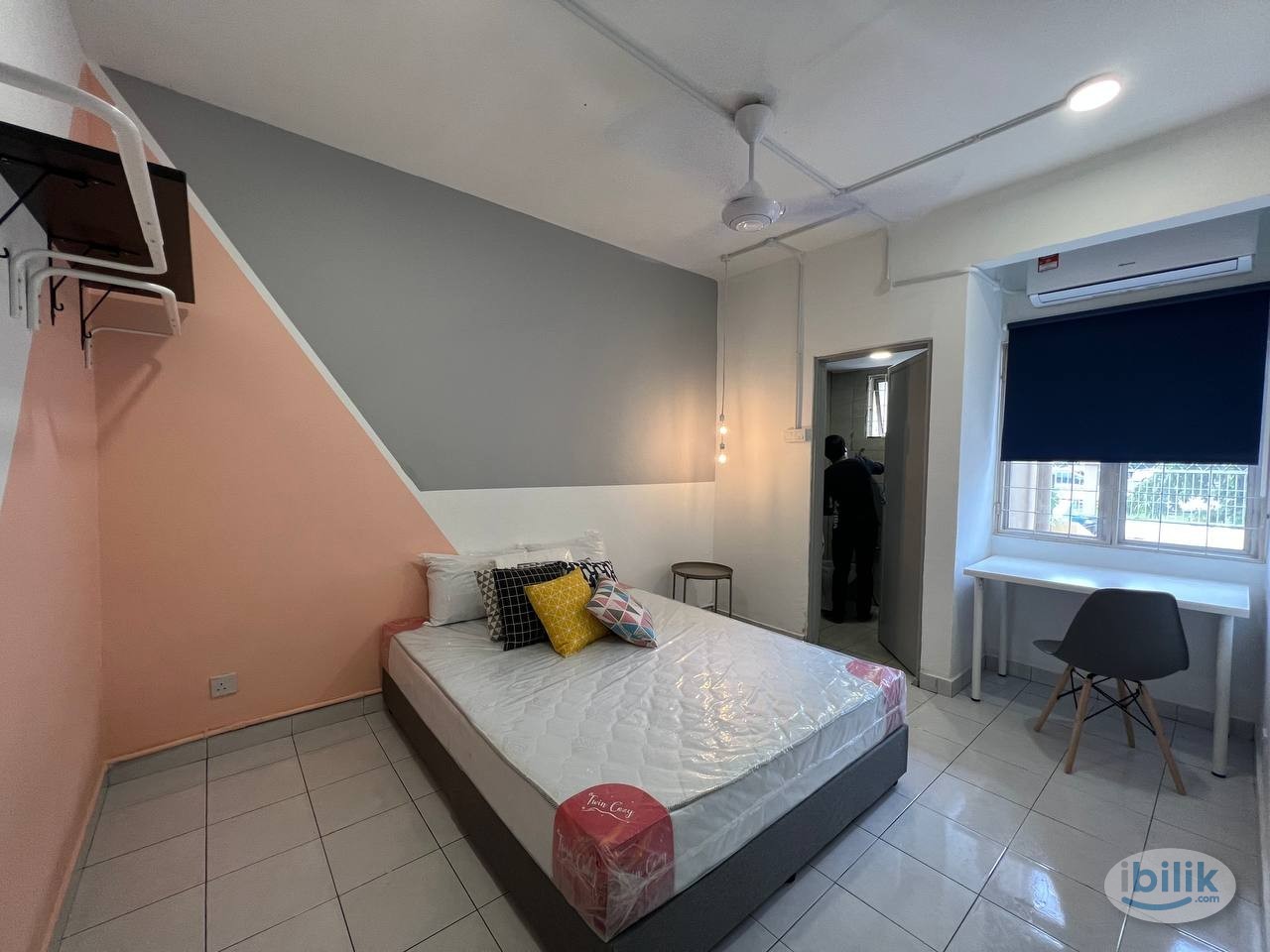 ,Master Room Female Unit - Good Year Court 1 - Right infront LRT/ BRT USJ 7 - Image 1
