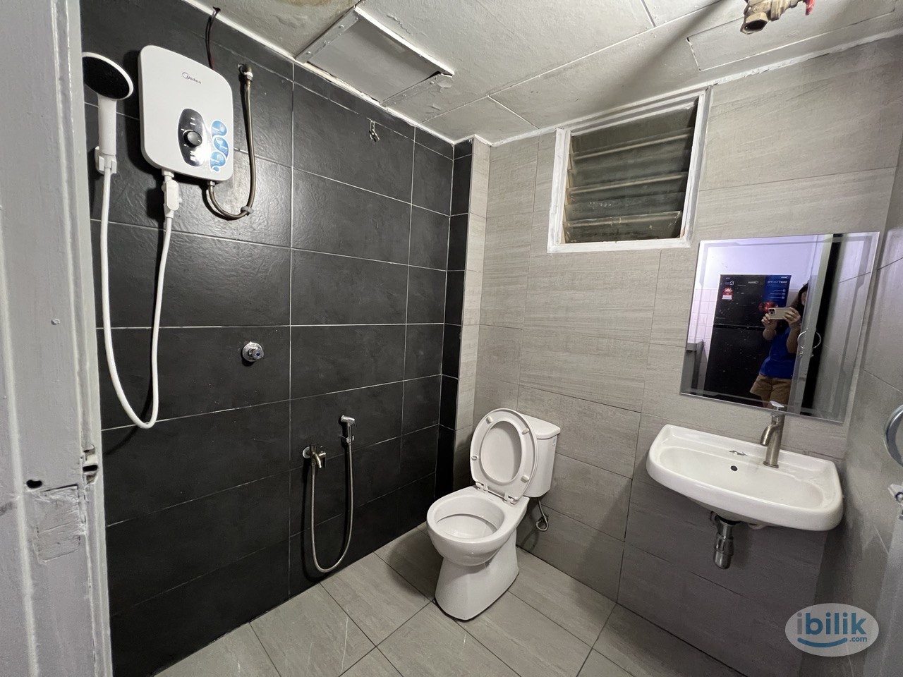 ,Master Room Female Unit - Good Year Court 1 - Right infront LRT/ BRT USJ 7 - Image 2