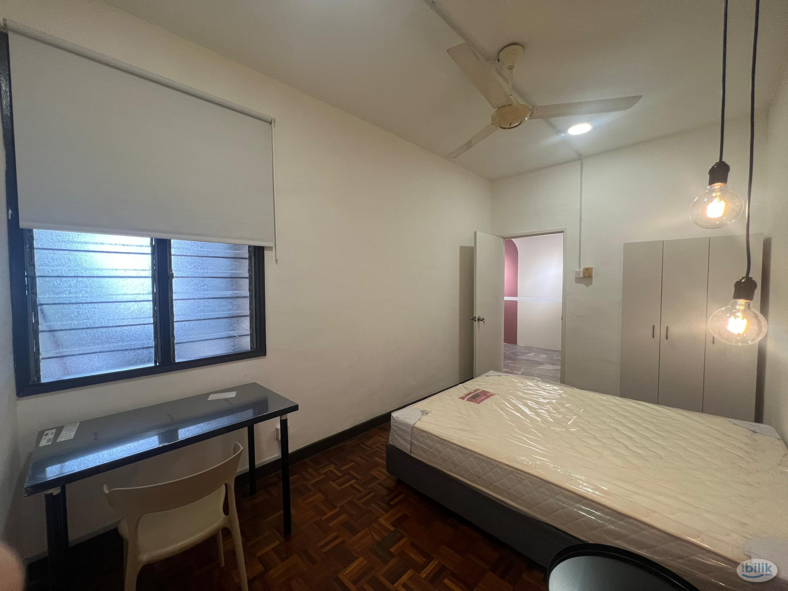 Female Unit Middle Room - Good Year Court 10 - walking distance to LRT WAWASAN - Image 2