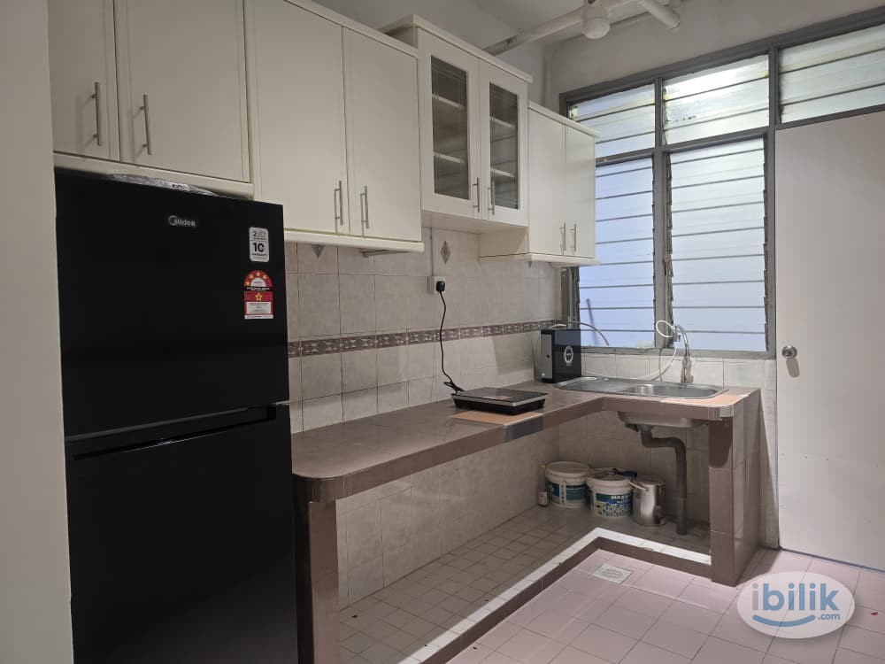 Master Room Female Unit Good Year Court 10 - Walking distance to LRT WAWASAN - Image 4