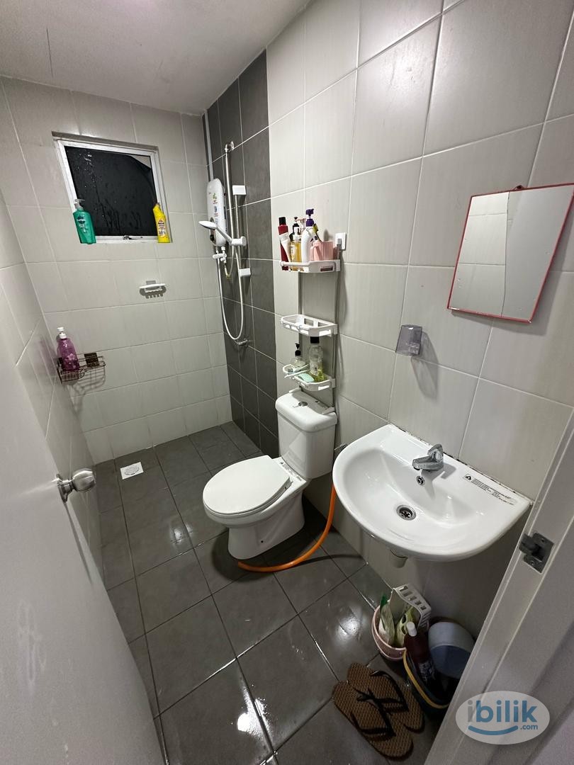Female Malay Middle Room (Walk to LRT Melati) Immediate move in available - Image 3