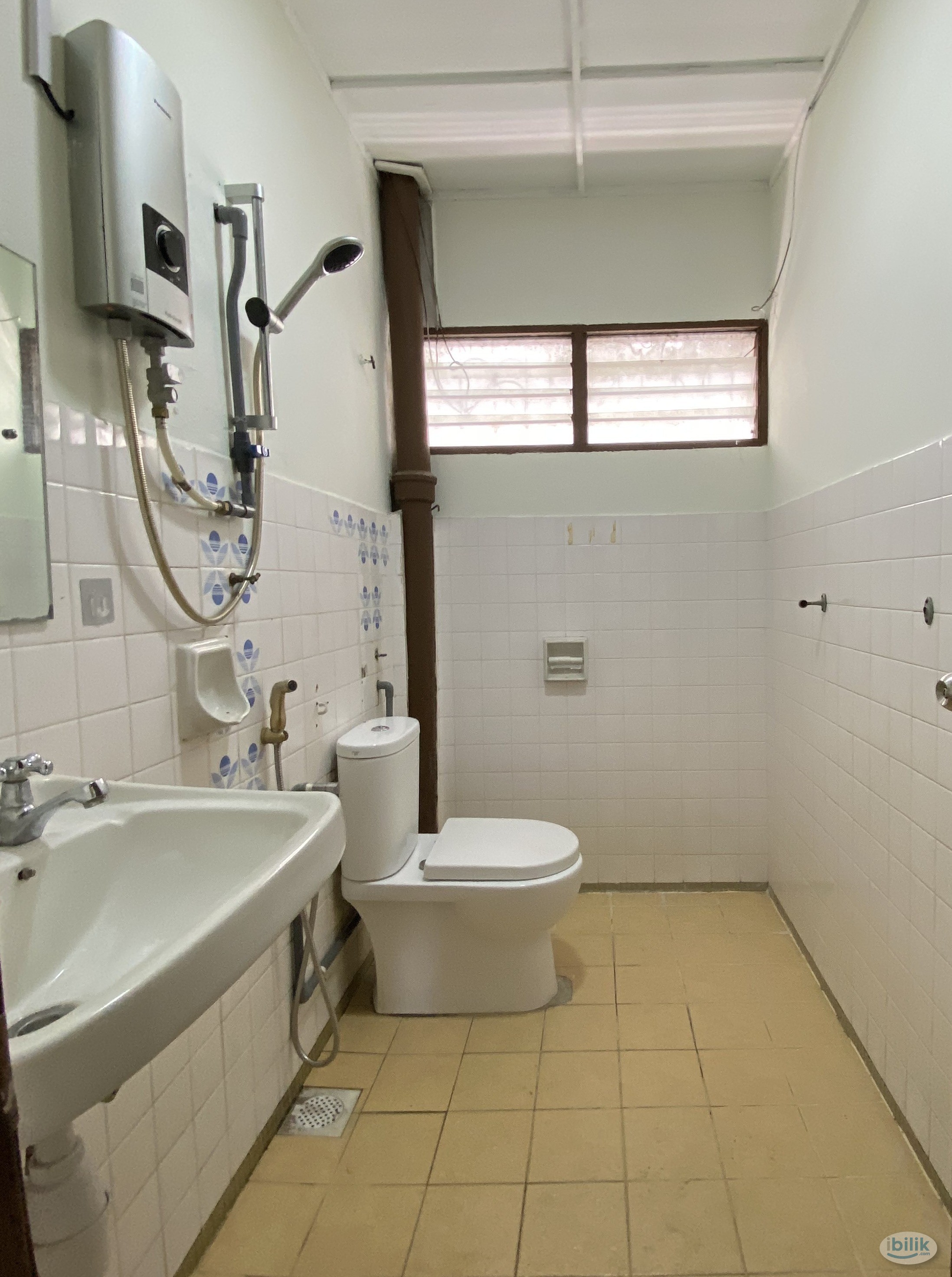 ✨RM 300 Booking Fees 🌸( Female Unit ) Medium Room at Subang Jaya - 5 Mins Walk to LRT - Image 5