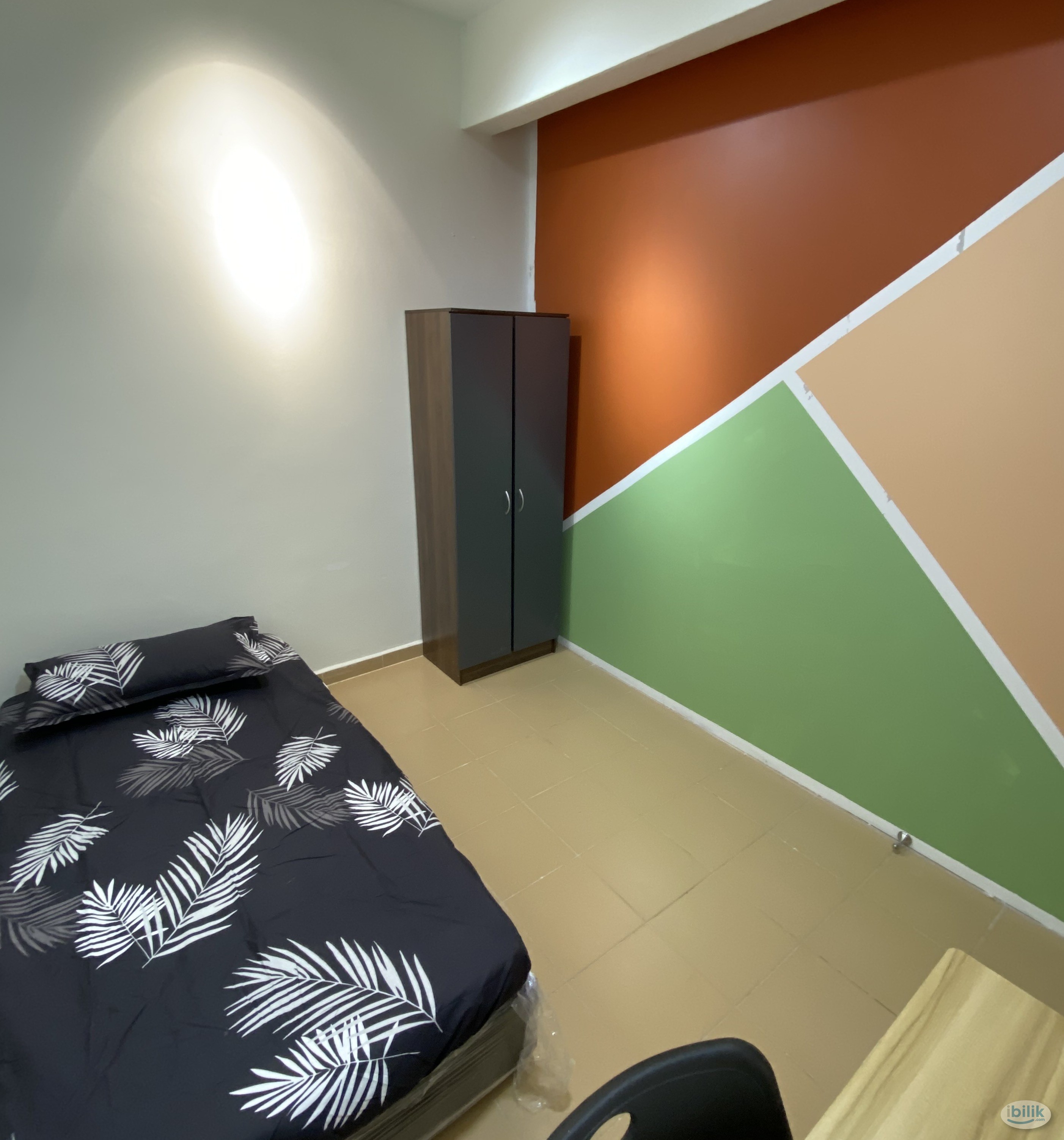 ✨RM 300 Booking Fees 🌸( Female Unit ) Medium Room at Subang Jaya - 5 Mins Walk to LRT - Image 1