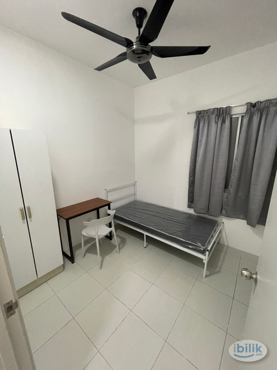 Female Single Room (Walk to LRT Station) Rent include utilities  - Image 1