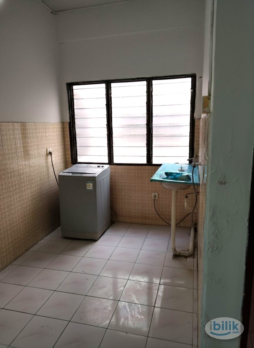 Bilik sewa lelaki di Hentian Kajang. Murah. Bas RM1 ke UKM, KPTM, MRT - Image 3