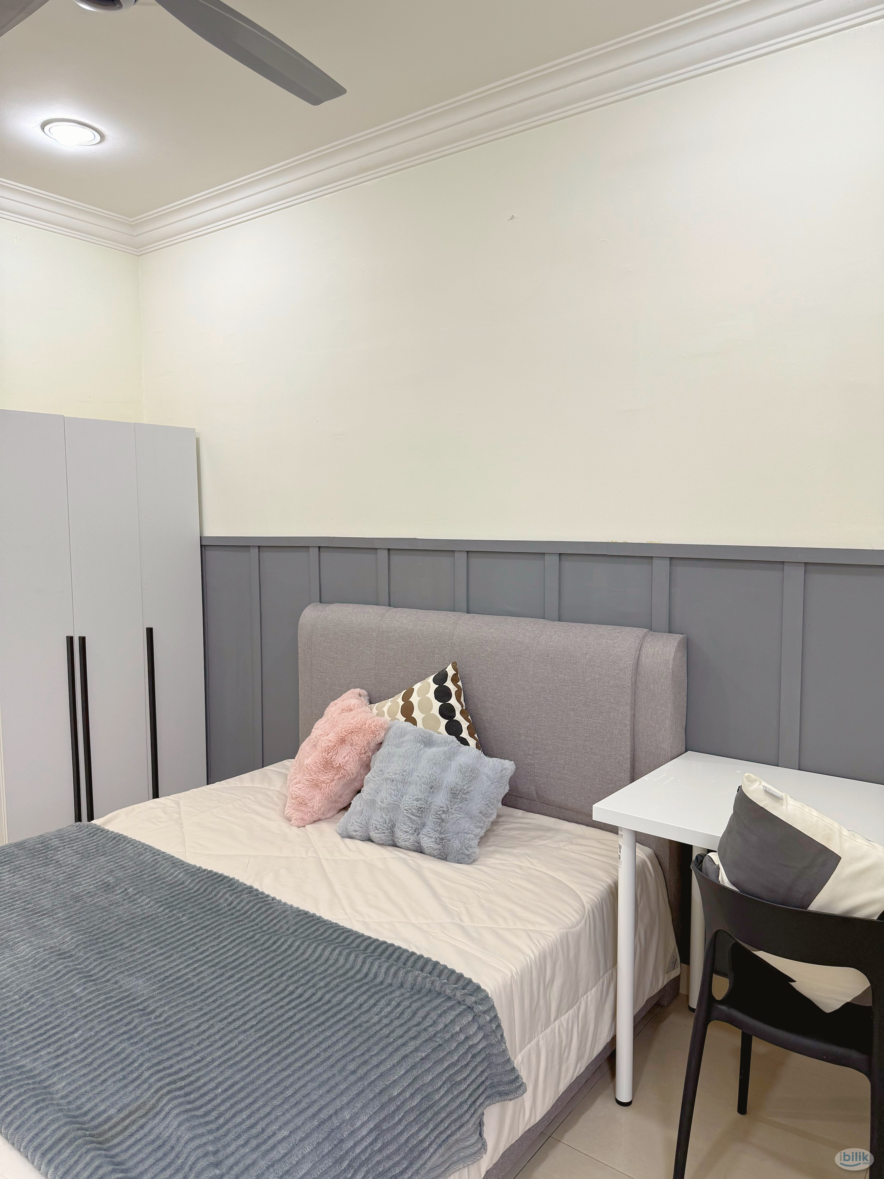🌿 Quiet & Clean Muslim Male Unit | Original Middle Room - Image 1