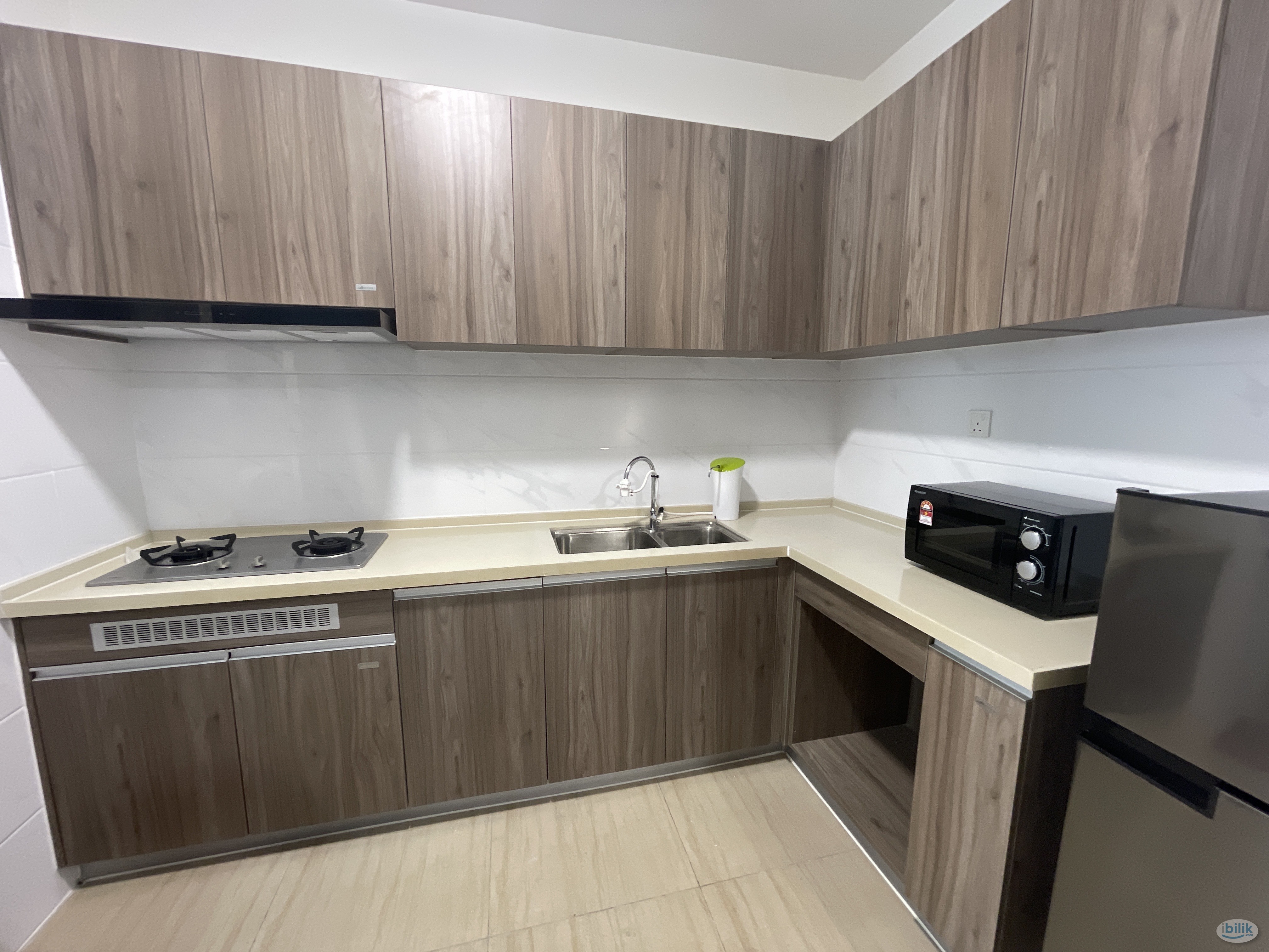 JB Central Park @ Tampoi Master Queen Bedroom For Rent - Image 3