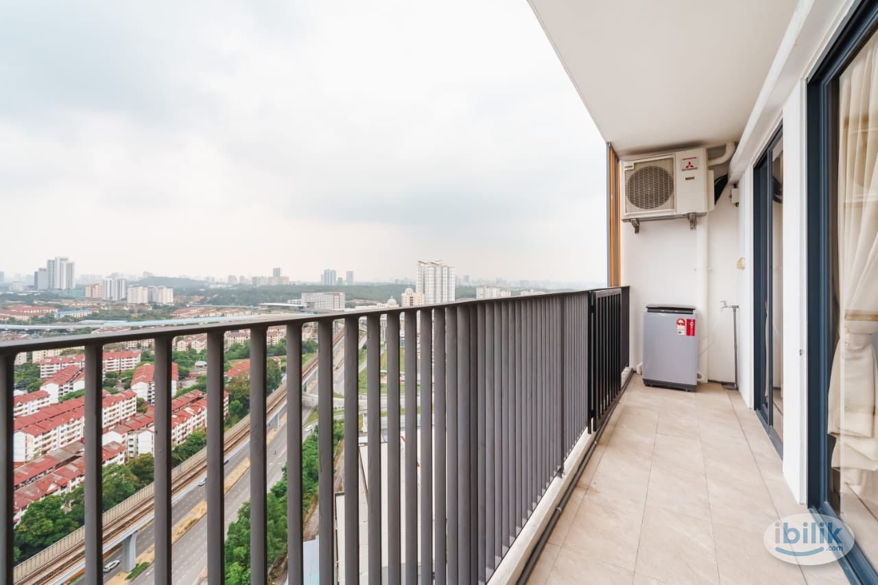Middle Room at Emporis, Kota Damansara - Image 5