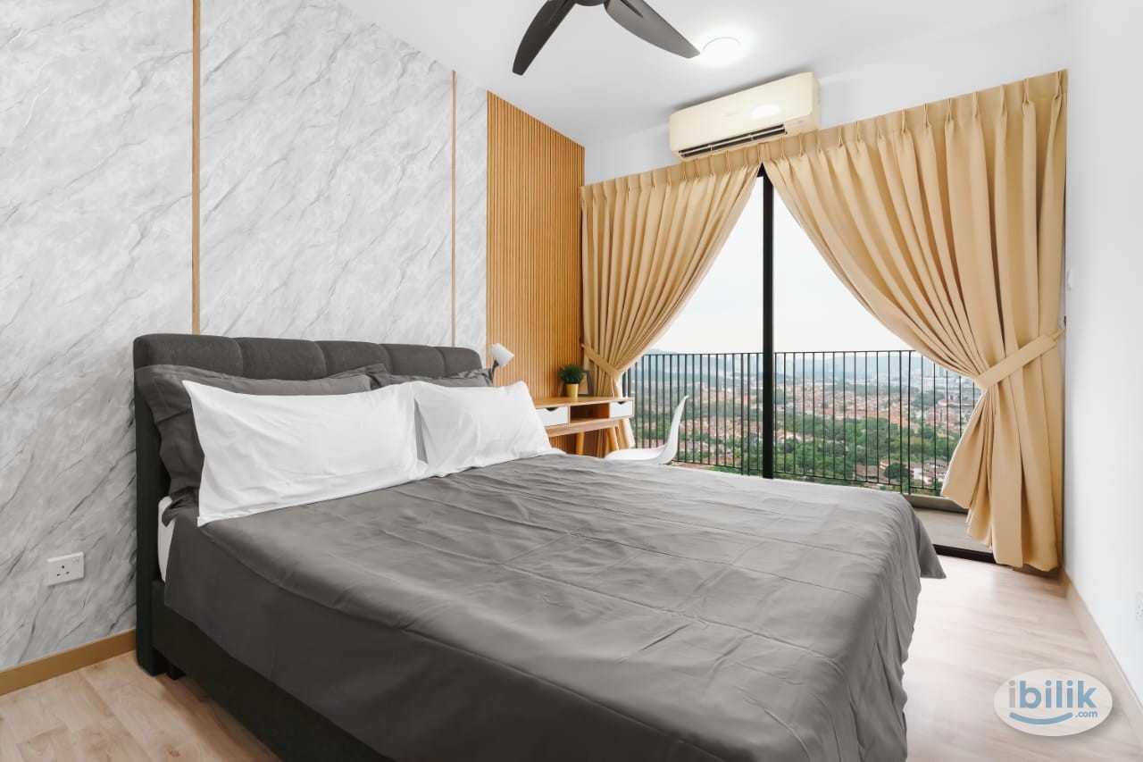Middle Room at Emporis, Kota Damansara - Image 1